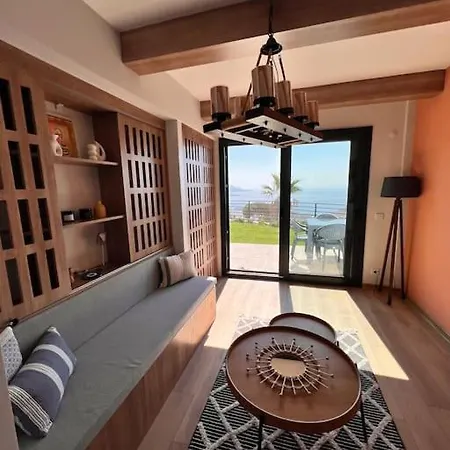 Apartmán Specially Designed W/private Garden&sea View