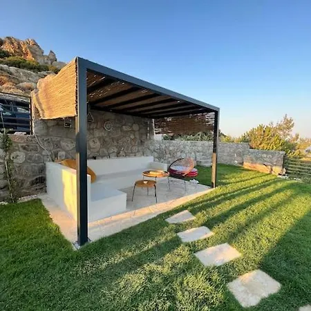 Specially Designed W/private Garden&sea View Apartment *