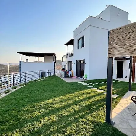 Specially Designed W/private Garden&sea View Apartment *